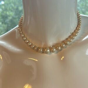 Lightweight beaded choker